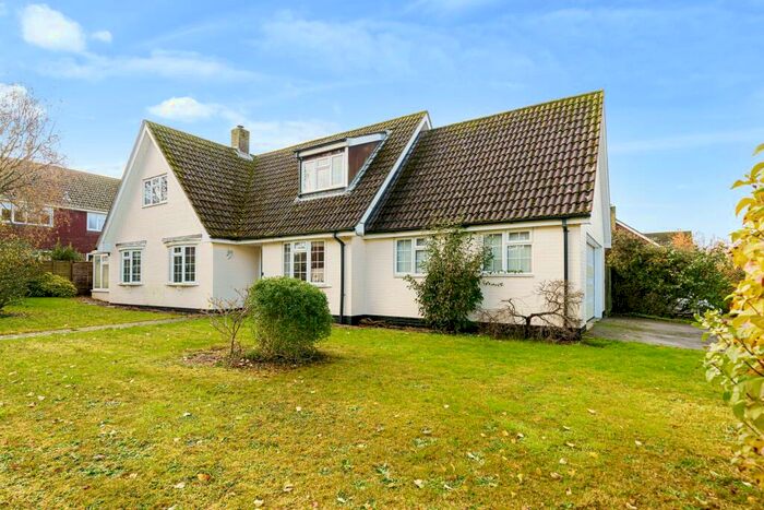 4 Bedroom Detached House For Sale In Durnford Close, Chilbolton, SO20