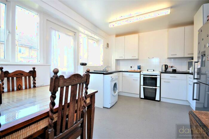 4 Bedroom Town House To Rent In Church Road, London, NW10