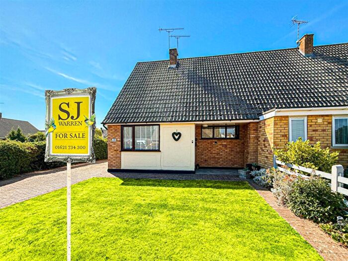 3 Bedroom Semi-Detached Bungalow For Sale In Cedar Grove, Burnham-On-Crouch, CM0