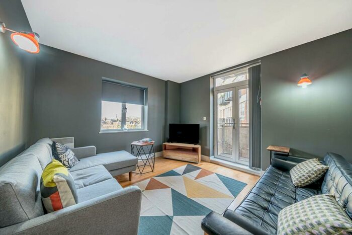 2 Bedroom Flat To Rent In Peckham Grove, Peckham, London, SE15