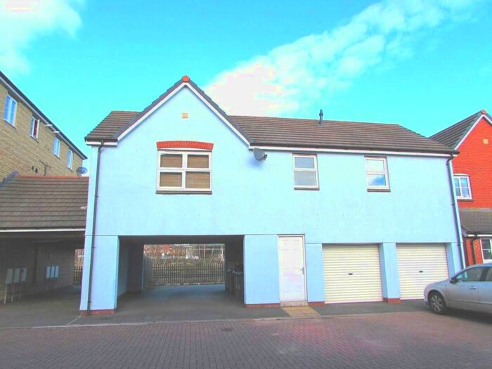 2 Bedroom Parking/garage To Rent In Chaucer Grove, Exeter, EX4