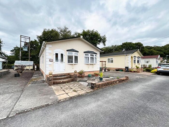 2 Bedroom Mobile Home For Sale In Neath Road, Bryncoch, SA10