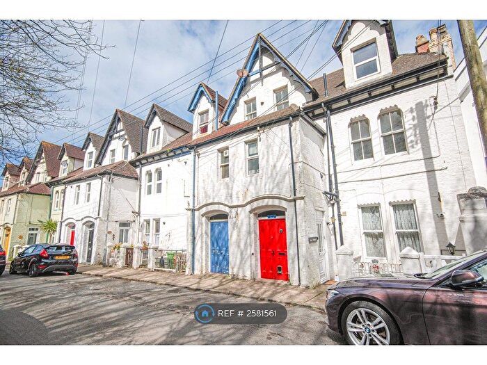 3 Bedroom Flat To Rent In Cleveland Terrace, Westward Ho, Bideford, EX39