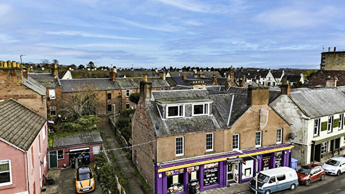 3 Bedroom Maisonette For Sale In Leighton Square, Alyth, Blairgowrie, PH11