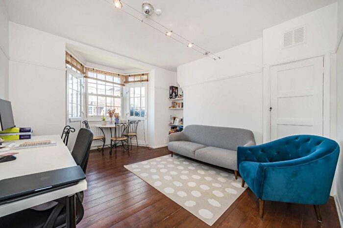 2 Bedroom Flat For Sale In Flora Gardens, Hammersmith, W6