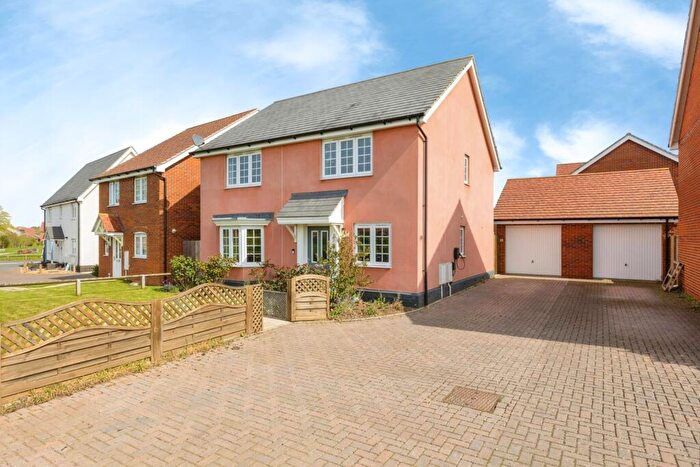 4 Bedroom Detached House For Sale In Jackdaw Close, Wymondham, Norfolk, NR18