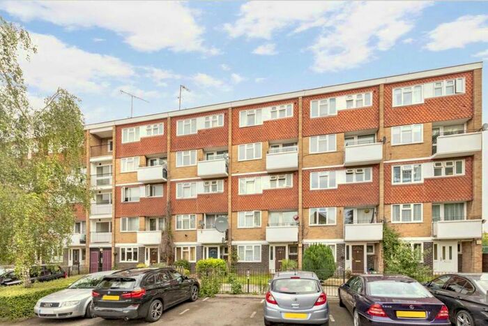 1 Bedroom Flat To Rent In Acre Road, Kingston, KT2