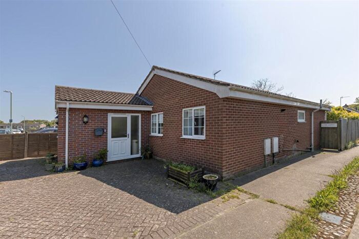 3 Bedroom Detached Bungalow To Rent In Mount Pleasant, Reydon, Southwold, IP18