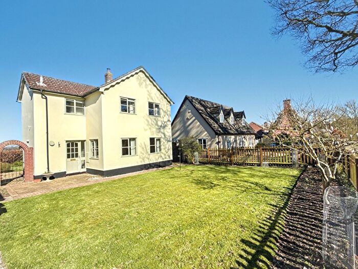 3 Bedroom Detached House For Sale In Half Moon Lane, Redgrave, IP22