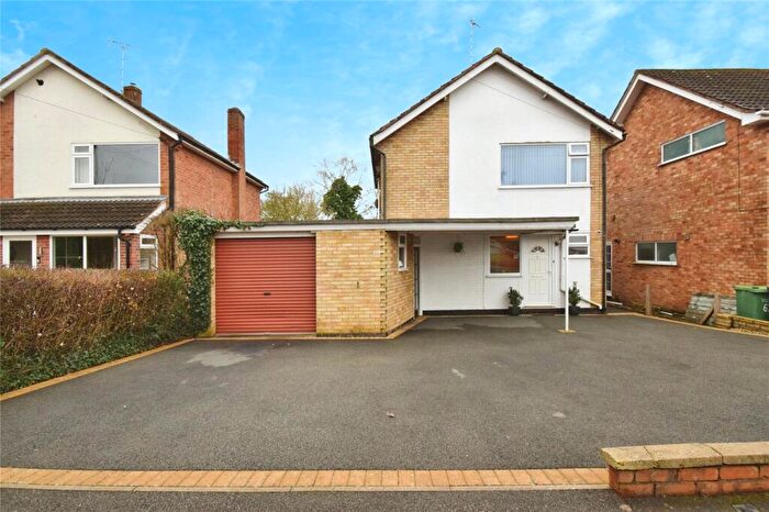 3 Bedroom Detached House For Sale In Hidcote Road, Oadby, Leicestershire, LE2