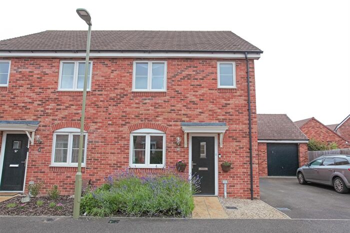 3 Bedroom Semi-Detached House To Rent In Rooks End, Grove, Wantage, OX12