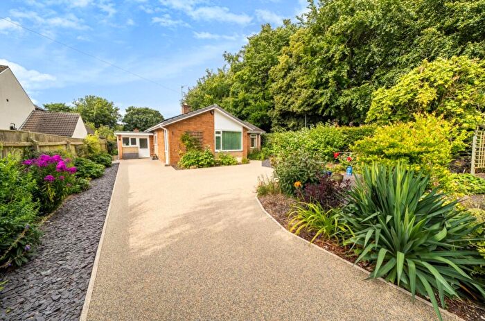 4 Bedroom Detached Bungalow For Sale In Louth Road, Binbrook, LN8