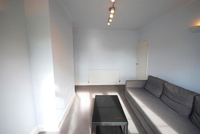 2 Bedroom Flat To Rent In St Thomas Drive, Pinner, HA5