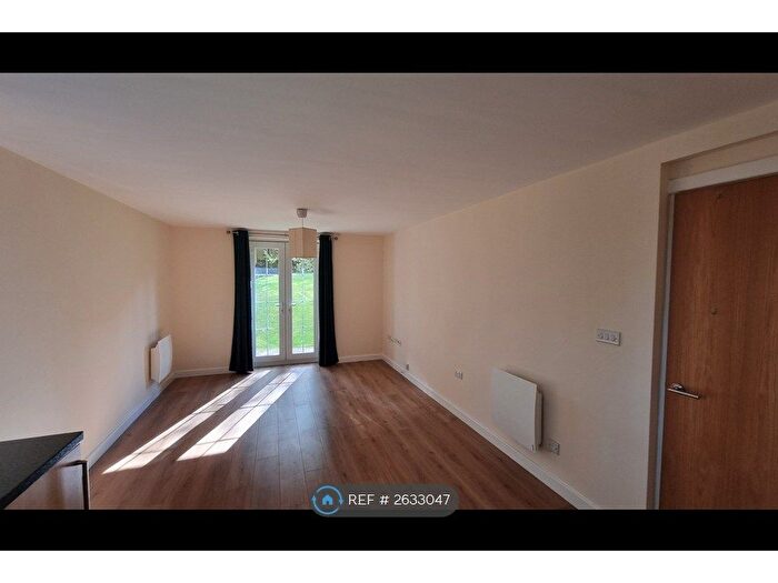 2 Bedroom Flat To Rent In Albert Road, Morley, LS27