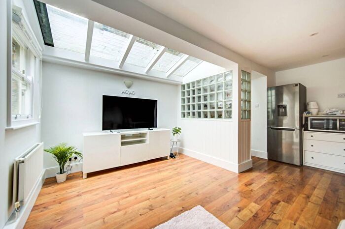 2 Bedroom Maisonette To Rent In Ackmar Road, Parsons Green, London, SW6