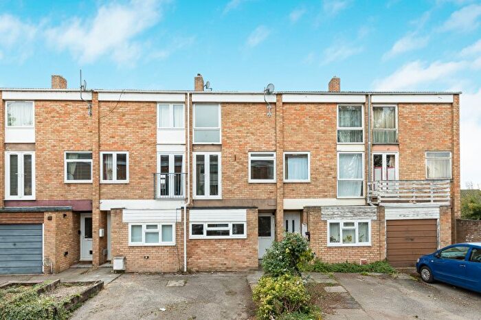 3 Bedroom Terraced House For Sale In Harefields, North Oxford, OX2