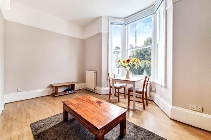 1 Bedroom Flat To Rent In Regina Road, Finsbury Park, London, N4