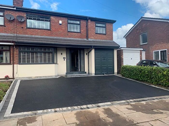 4 Bedroom Semi-detached House For Sale In Bankhouse Road, Bury, BL8