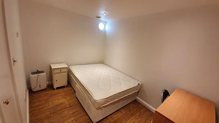8 Bedroom Terraced House To Rent In St Marys Road, Oxford, Student Bedroom, OX4