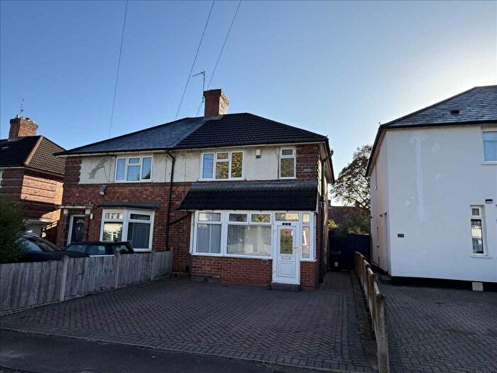 3 Bedroom Semi-Detached House To Rent In Gospel Farm Road, Birmingham, B27