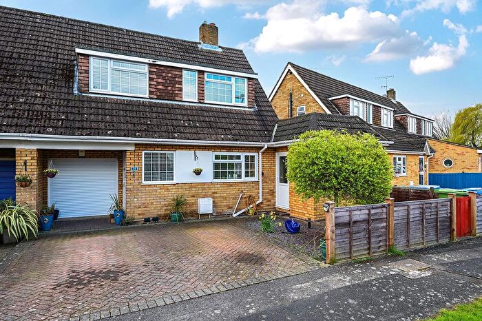 4 Bedroom Semi Detached House For Sale In Anglesey Avenue, Farnborough, GU14