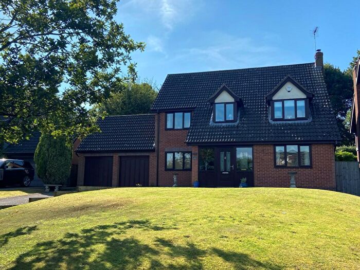 4 Bedroom Detached House For Sale In Woodleighton Grove, Uttoxeter, ST14
