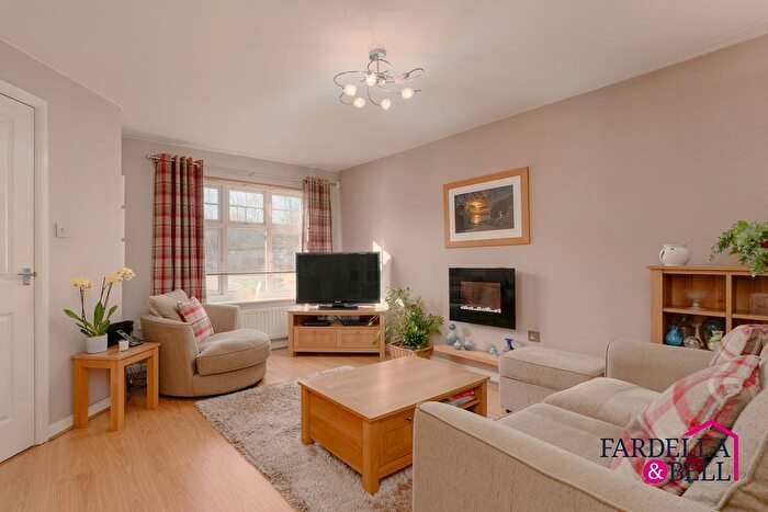 3 Bedroom Semi-detached House For Sale In Oporto Close, Burnley, BB11