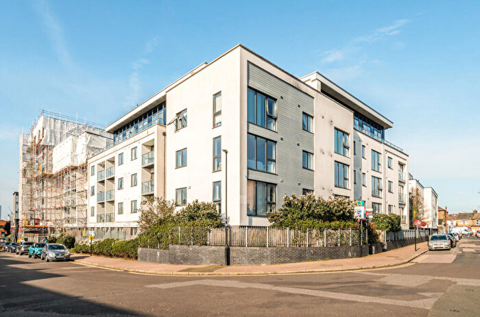 1 Bedroom Apartment For Sale In Hillyfield, London, E17
