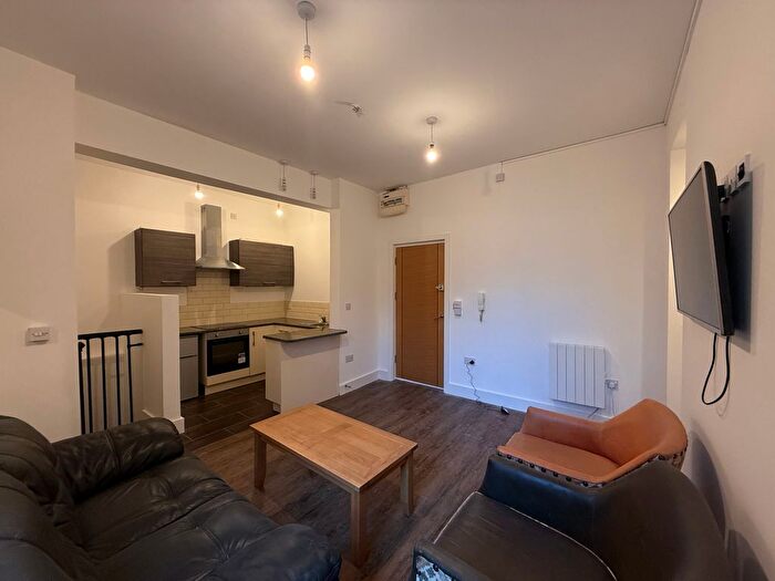 1 Bedroom Flat To Rent In St James Crescent, Swansea, SA1