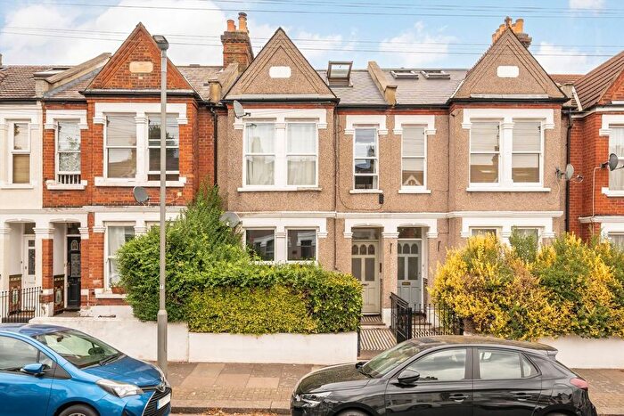 3 Bedroom Property To Rent In Eastwood Street, Streatham, SW16