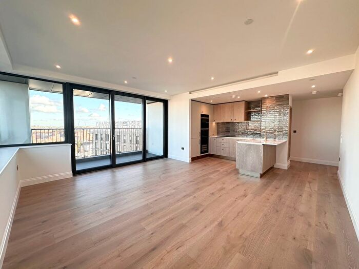 2 Bedroom Flat To Rent In London, NW1