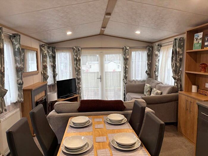 2 Bedroom Lodge For Sale In , Carnaby Silverdale, EX20