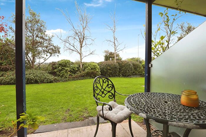 1 Bedroom Flat For Sale In Stour Road, Christchurch, Dorset, BH23