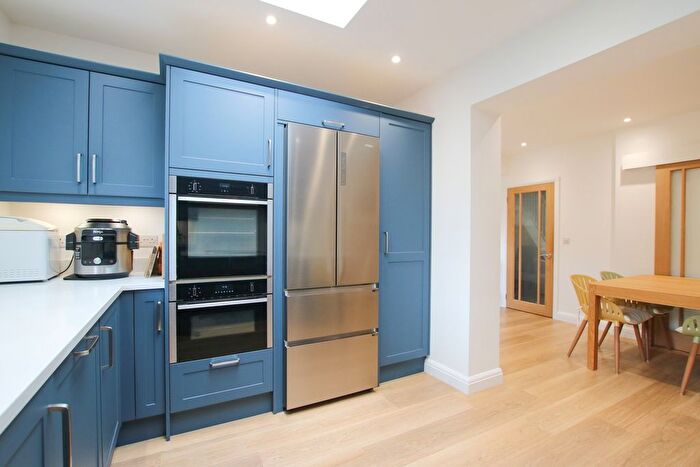 3 Bedroom Terraced House For Sale In Highfield Close, Wokingham, RG40