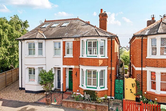 3 Bedroom Semi Detached House For Sale In Cedar Road, Weybridge, KT13