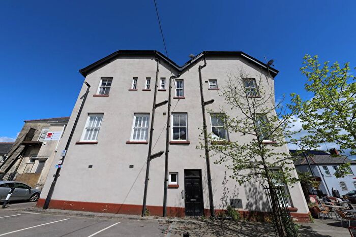 1 Bedroom Flat To Rent In Flat, High Street, Aberdare, CF44