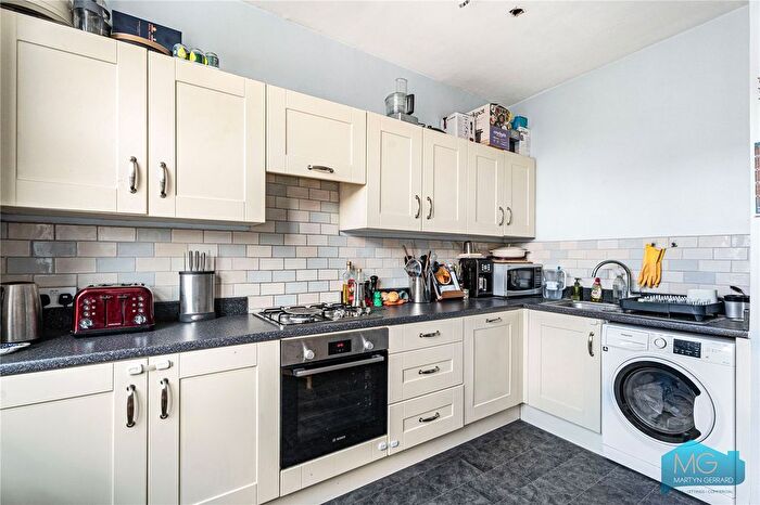 2 Bedroom Flat For Sale In Kentish Town Road, London, NW1