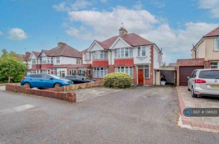 3 Bedroom Semi-Detached House To Rent In Pinner Road, Northwood, HA6