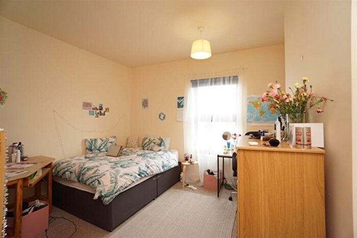 2 Bedroom Terraced House To Rent In Heavygate Road, Crookes, Sheffield, S10