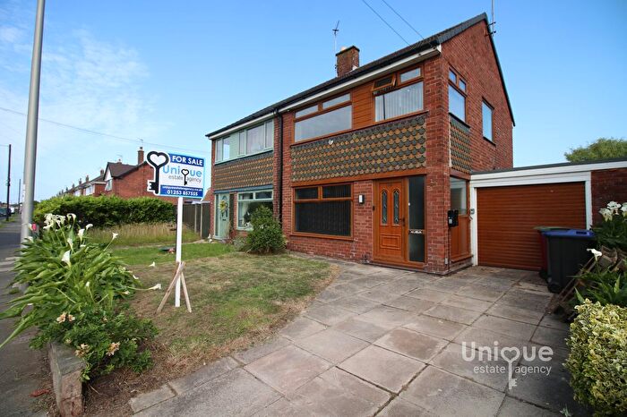 3 Bedroom Semi Detached House For Sale In Bispham, Blackpool, FY2