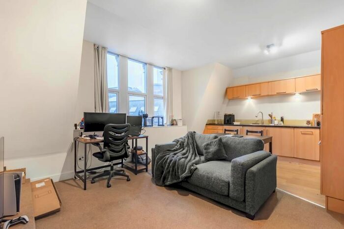 2 Bedroom Flat To Rent In Kings Road, Reading, RG1