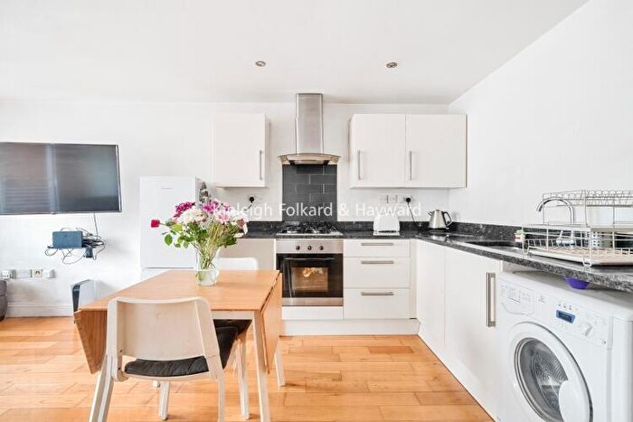 2 Bedroom Apartment To Rent In Dartmouth Road London, SE26
