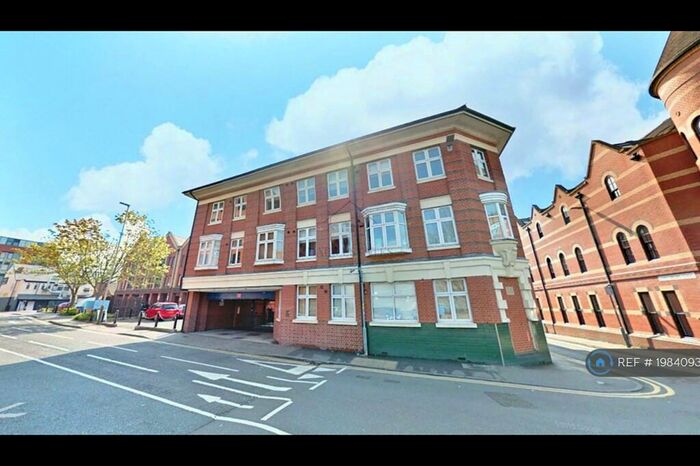 2 Bedroom Flat To Rent In Minster Court, Leicester, LE1