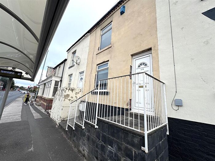 2 Bedroom Terraced House For Sale In Wrenthorpe, Wakefield, WF2