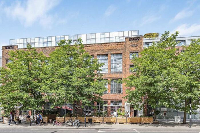 2 Bedroom Flat To Rent In Richmond Road, London Fields, E8