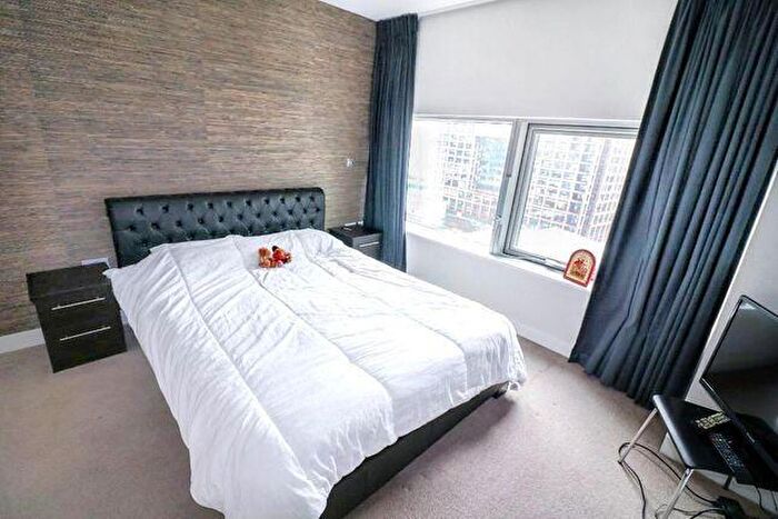 2 Bedroom Flat To Rent In Landmark Building, Marsh Wall, West Tower, Westferry Circus, Canary Wharf, London, United Kingdom, E14