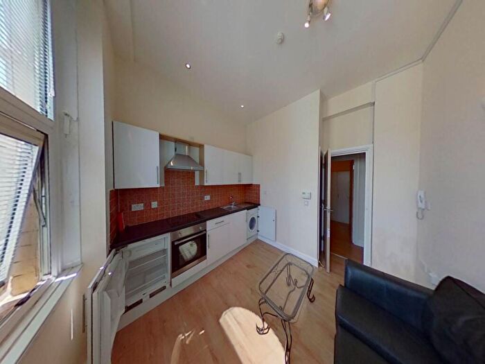 1 Bedroom Flat To Rent In Penarth Road, Grangetown, Cardiff, CF10