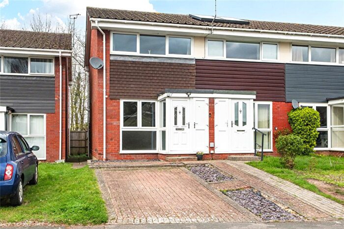 2 Bedroom End Terrace House For Sale In Chesterfield Drive, Sevenoaks, Kent, TN13