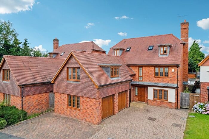 6 Bedroom Detached House To Rent In Bishop Ramsey Close, Ruislip, Middlesex, HA4