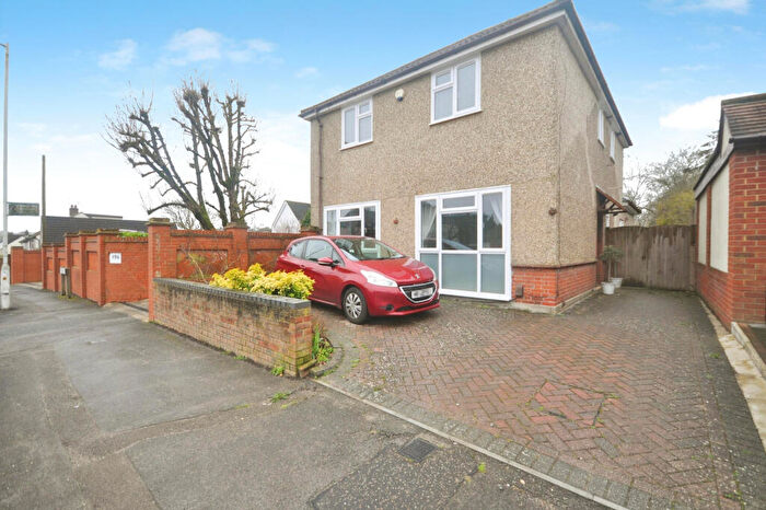 3 Bedroom Detached House To Rent In Galleywood Road, Galleywood, Chelmsford, CM2